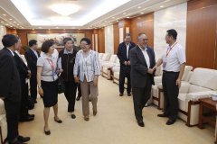 全国政协副主席，中华环保联合会名誉主席张榕明，十届全国人大常委会副委员长，中华环保联合会名誉主席顾秀莲，原国务委员，全国政协原副主席，两院院士，中华环保联合会主席宋健参加第十届环发论坛